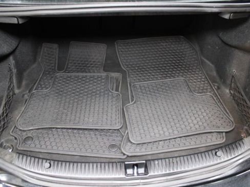 Used 2018 Mercedes-Benz C 300 Sedan w/ Premium Package image 21