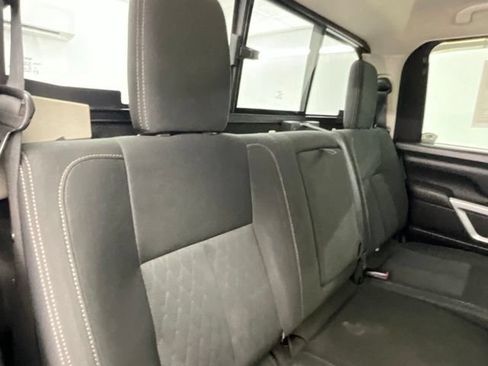 Used 2017 Nissan Titan SV AWD/4WD image 13