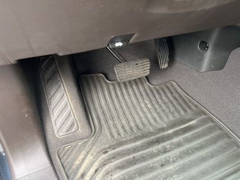 Used 2021 Chevrolet Silverado 1500 RST w/ Z71 Off-Road Package image 33