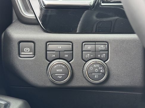 New 2025 Chevrolet Silverado 2500 LT w/ Z71 Chrome Sport Edition image 27