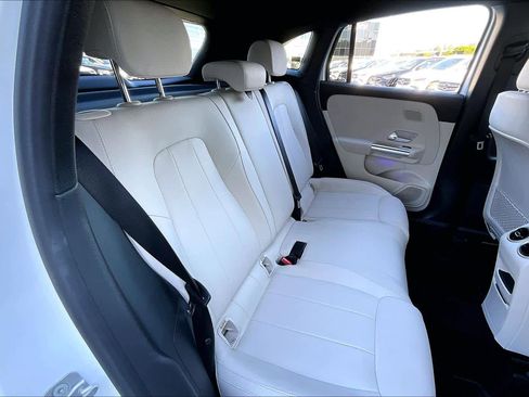 Used 2025 Mercedes-Benz GLA 250 image 19