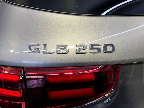 New 2026 Mercedes-Benz GLB 250 4MATIC image 6