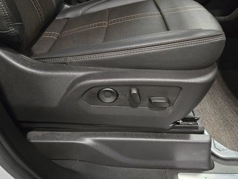 Used 2025 Chevrolet Silverado 3500 High Country w/ Technology Package AWD/4WD image 12