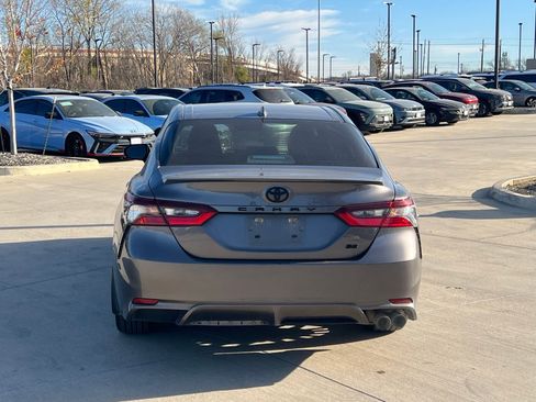 Used 2023 Toyota Camry SE image 11