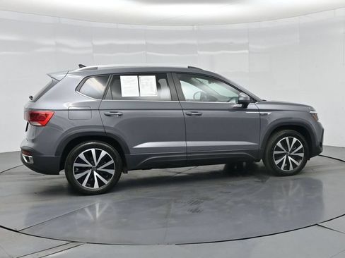 Used 2023 Volkswagen Taos SE w/ Panoramic Sunroof Package AWD/4WD image 28