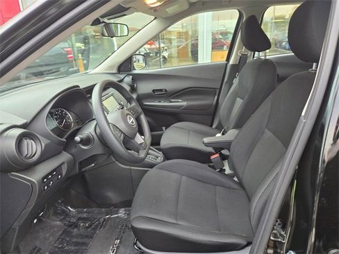 Used 2024 Nissan Kicks S image 21