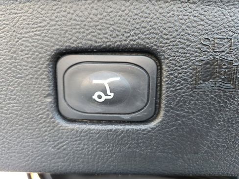 Used 2024 Ford Edge Titanium image 32