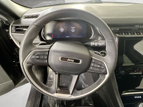 Used 2023 Jeep Grand Cherokee Altitude AWD/4WD image 11
