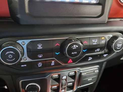 Used 2019 Jeep Wrangler Unlimited Rubicon AWD/4WD image 34