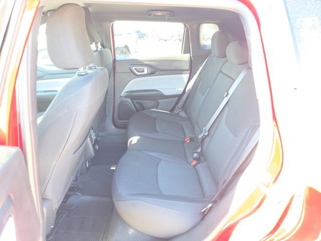 Used 2024 Jeep Compass Sport AWD/4WD image 14