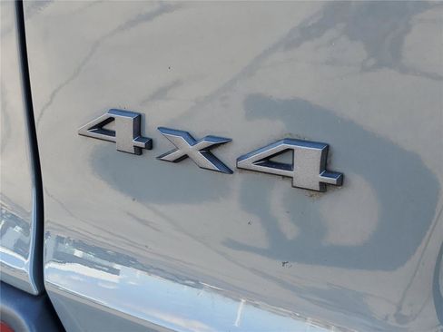 Used 2022 Jeep Cherokee Trailhawk image 7