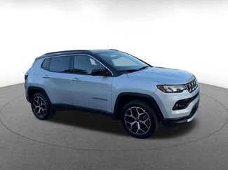 Used 2025 Jeep Compass Limited video 2