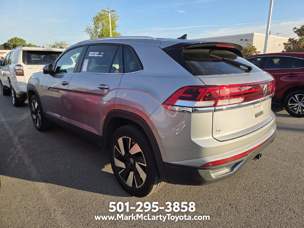 Used 2025 Volkswagen Atlas Cross Sport SE FWD image 6