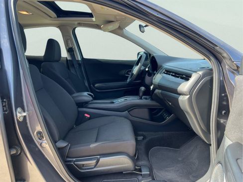 Used 2018 Honda HR-V EX image 19
