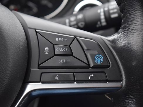 Used 2019 Nissan Rogue SV w/ Sun & Sound Touring Package image 7