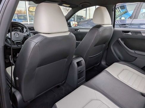 Used 2016 Volkswagen Jetta Sport image 17