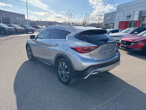 Used 2018 INFINITI QX30 AWD image 7