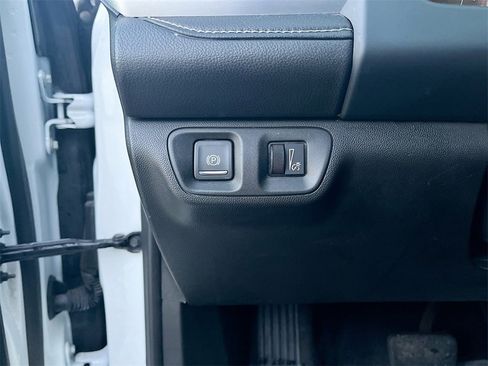 Used 2023 GMC Acadia SLT image 10