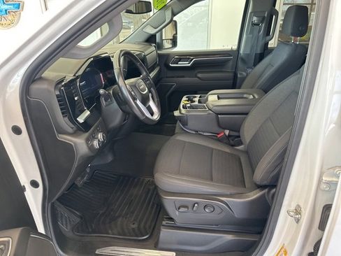Used 2022 GMC Sierra 1500 SLE image 8