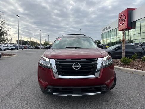 Used 2022 Nissan Pathfinder Platinum w/ Cargo Package FWD image 2