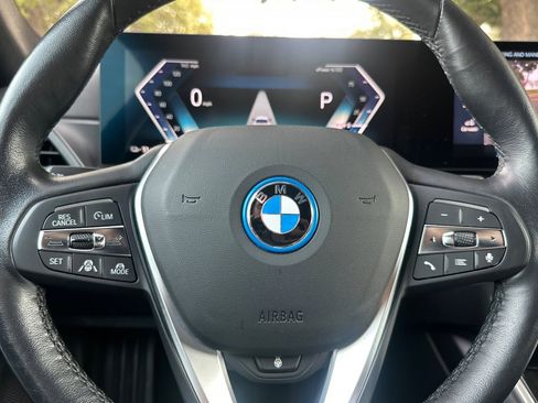 Used 2023 BMW i4 eDrive40 image 28