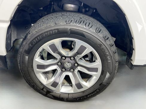 Used 2024 RAM 1500 Limited w/ Body Color Bumper Group image 13