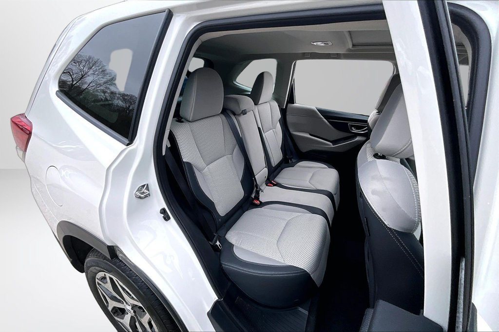 Used 2023 Subaru Forester Premium AWD/4WD image 25