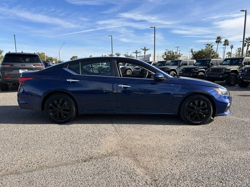 Used 2022 Nissan Altima 2.5 S image 6