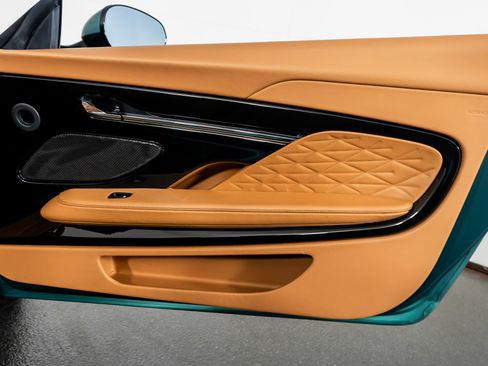 Used 2025 Aston Martin DB12 Convertible image 49