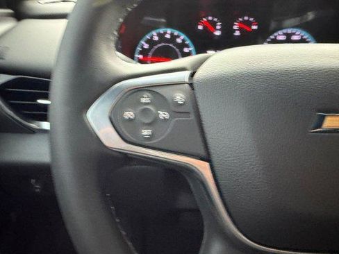 Used 2023 Chevrolet Traverse LT image 28