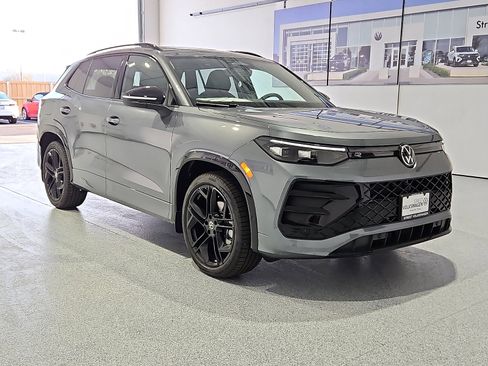 New 2026 Volkswagen Tiguan SE R-Line image 5