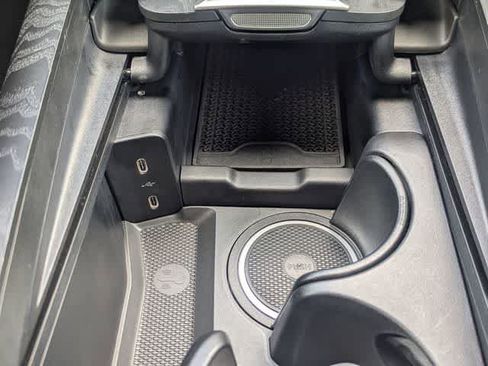 Used 2025 Mercedes-Benz E 350 4MATIC Sedan image 31