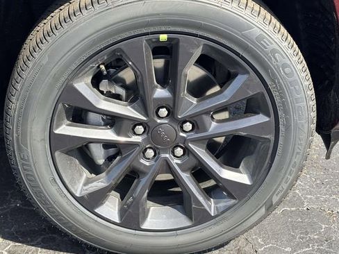 New 2026 Jeep Grand Cherokee L Limited AWD/4WD image 36