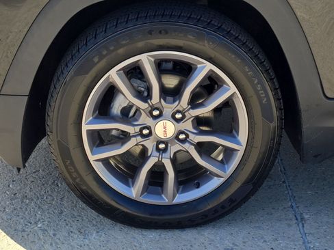 Used 2024 GMC Terrain SLT FWD image 12