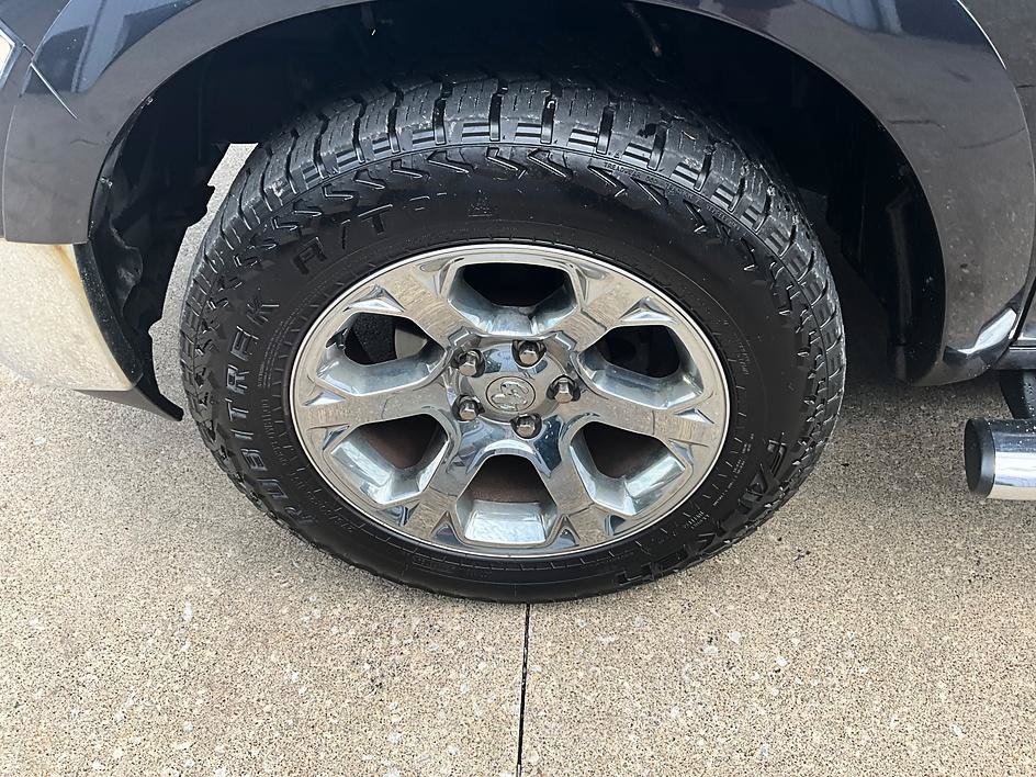 Used 2016 RAM 1500 Laramie w/ Convenience Group AWD/4WD image 13