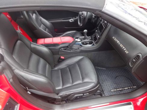 Used 2007 Chevrolet Corvette Convertible w/ Preferred Equipment Group image 12