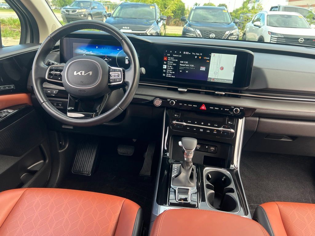 Certified 2023 Kia Carnival SX FWD image 16