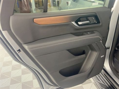 Used 2025 GMC Yukon Denali image 19