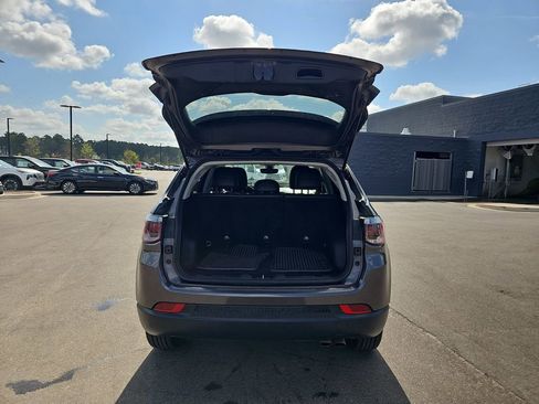 Used 2021 Jeep Compass Latitude FWD image 17