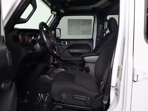 Used 2023 Jeep Gladiator Mojave image 10