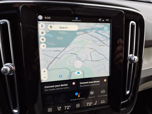 New 2026 Volvo XC40 B5 Plus w/ Protection Package Premier image 17