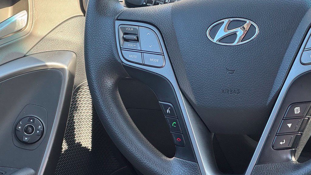 Used 2016 Hyundai Santa Fe SE AWD/4WD image 14