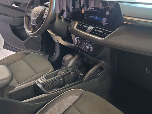 Used 2025 Chevrolet TrailBlazer LT FWD image 18