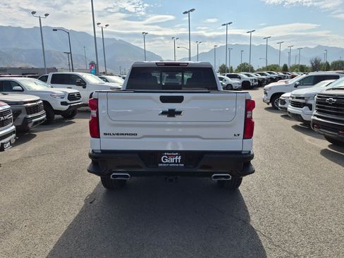 Used 2025 Chevrolet Silverado 1500 LT Trail Boss w/ Convenience Package II AWD/4WD image 4