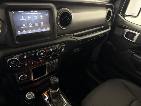 Used 2022 Jeep Wrangler Unlimited Sport AWD/4WD image 21