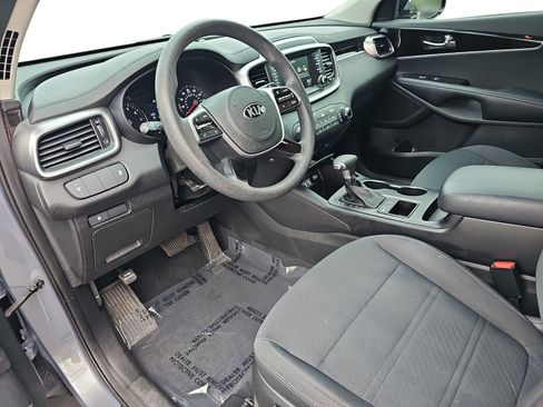 Used 2020 Kia Sorento FWD V6 image 13