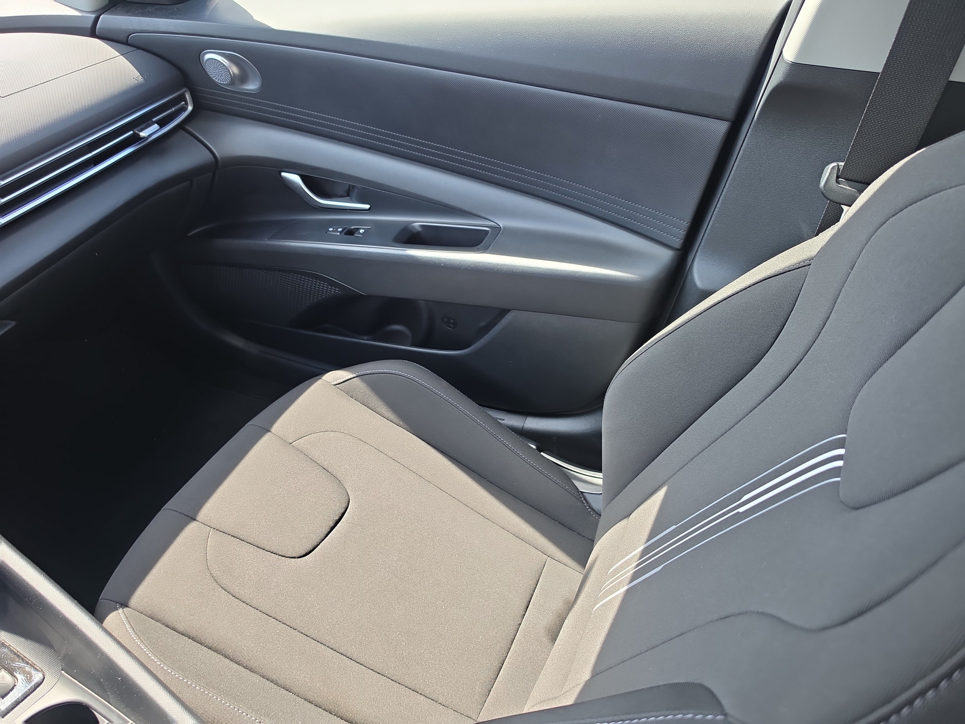 Used 2024 Hyundai Elantra SEL FWD image 15