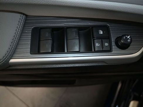 Used 2026 Toyota Sienna XLE AWD/4WD image 12