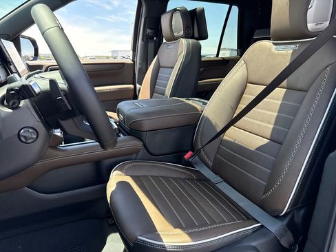 New 2026 GMC Yukon Denali Ultimate AWD/4WD image 17