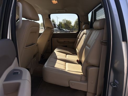 Used 2014 GMC Sierra 3500 SLE w/ HD SLE Premium Package AWD/4WD image 32